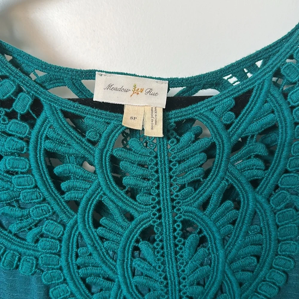ANTHROPOLOGIE Bobbinlace Tee Knit Top Teal Crochet Lace Front Petite - Picture 4 of 6